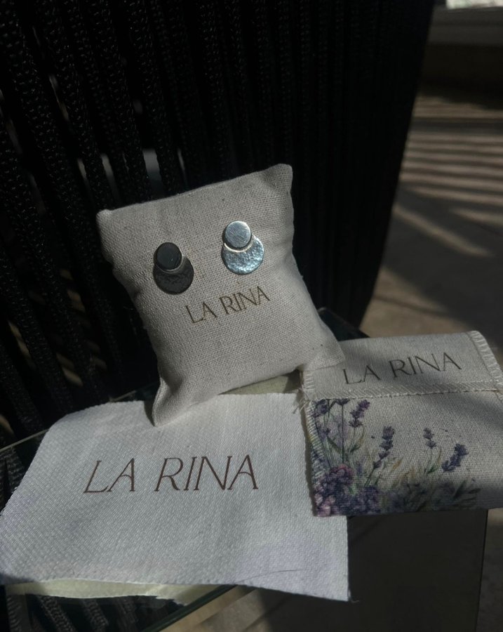 Brinco Cora — original